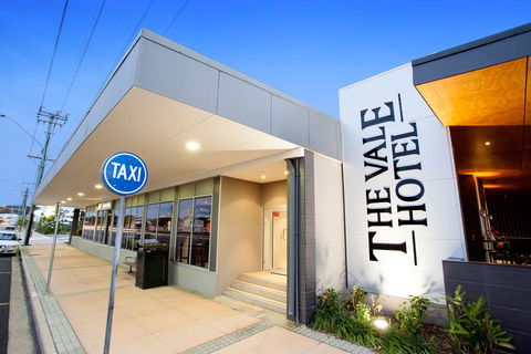 Vale Hotel - Schoolies Week Accommodation 1