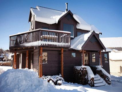 Vertical Limit - Schoolies Week Accommodation 0