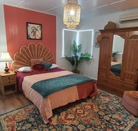 Victoria House - Schoolies Week Accommodation