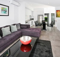 Views from Red Hill - Modern and Spacious Split-Level Executive 3BR Red Hill Apartment Close to CBD - Schoolies Week Accommodation