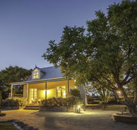Vineyard Cottages - Schoolies Week Accommodation