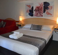 Warwick Vines Motel - Schoolies Week Accommodation