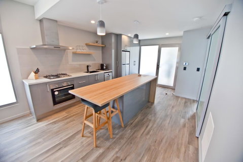 Waterfront Apartments - Schoolies Week Accommodation 1