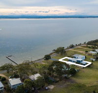 Waterfront Sanctuary - Raymond Island Getaway - Schoolies Week Accommodation