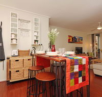Colour Pop Fitzroy - 3 bedroom pet friendly - Schoolies Week Accommodation