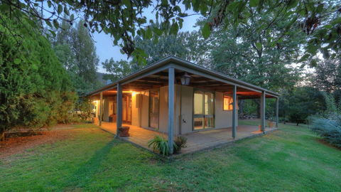 Aspens Springs Farmstay - Schoolies Week Accommodation 0