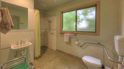 Aspens Springs Farmstay - Schoolies Week Accommodation 8