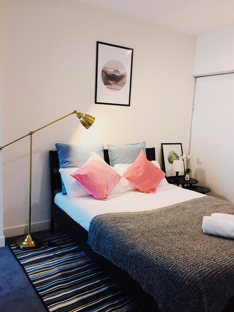Southbank CityView 2BR Apartment On Clarendon - Schoolies Week Accommodation 1