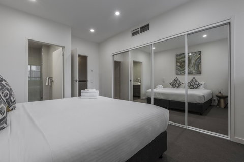 South Wharf Melbourne - Schoolies Week Accommodation 38