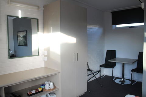 Rochester Motel - Schoolies Week Accommodation 19