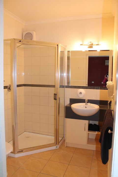 Rochester Motel - Schoolies Week Accommodation 6