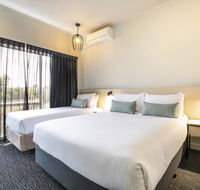 Nightcap at Excelsior Hotel - Schoolies Week Accommodation