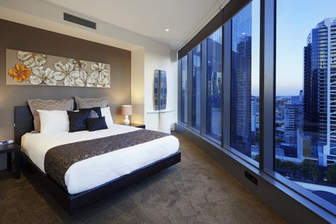 Melbourne Luxury Collection - Schoolies Week Accommodation 0