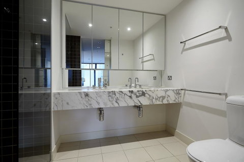 Melbourne Luxury Collection - Schoolies Week Accommodation 24
