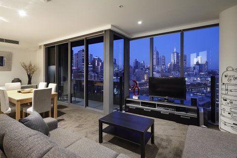 Melbourne Luxury Collection - Schoolies Week Accommodation 7
