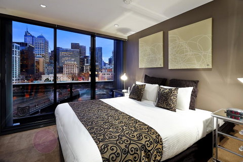 Melbourne Luxury Collection - Schoolies Week Accommodation 21