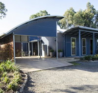 Corrugated Cottage - Schoolies Week Accommodation