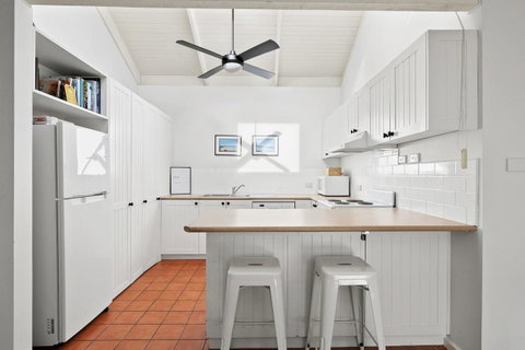 Mysa Anglesea Sleeps 7 WiFi SmartTV Cafes Shops - Schoolies Week Accommodation 3