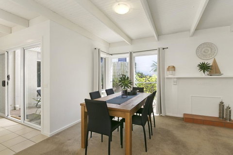 Mysa Anglesea Sleeps 7 WiFi SmartTV Cafes Shops - Schoolies Week Accommodation 9