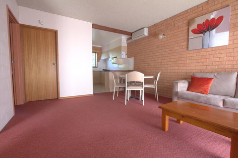 Blue Whale Motor Inn & Apartments - Schoolies Week Accommodation 30