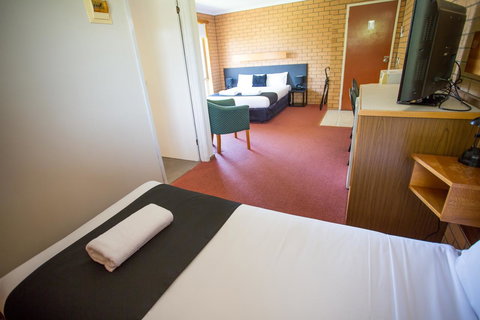 Blue Whale Motor Inn & Apartments - Schoolies Week Accommodation 12