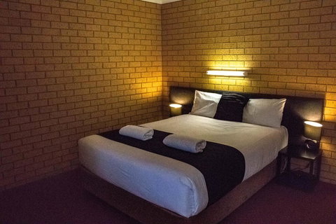 Blue Whale Motor Inn & Apartments - Schoolies Week Accommodation 10