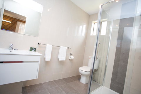 Blue Whale Motor Inn & Apartments - Schoolies Week Accommodation 7