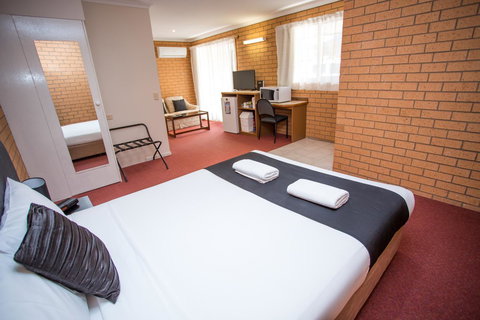 Blue Whale Motor Inn & Apartments - Schoolies Week Accommodation 9