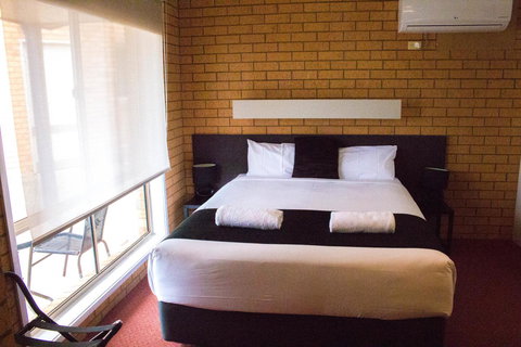 Blue Whale Motor Inn & Apartments - Schoolies Week Accommodation 4