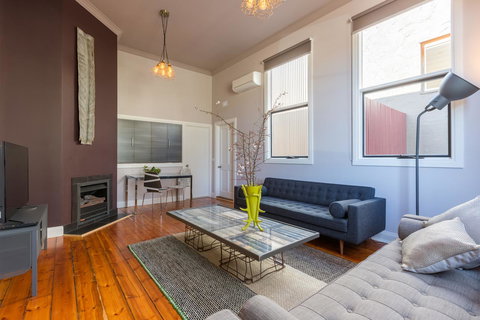 The Old Mechanics - Schoolies Week Accommodation 7