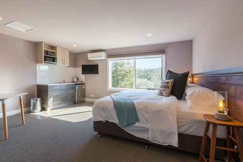 The Old Mechanics - Schoolies Week Accommodation 15