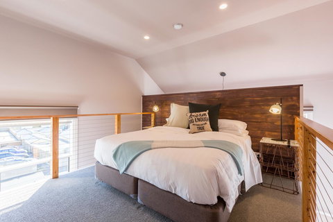 The Old Mechanics - Schoolies Week Accommodation 12