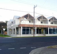 Central Barwon Heads - Schoolies Week Accommodation