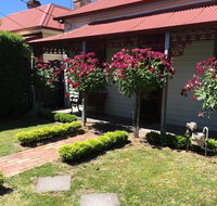Airleigh-Rose Cottage - Schoolies Week Accommodation