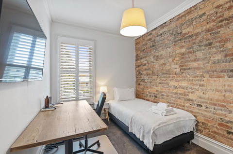 Work Sleep Live Melbourne - Schoolies Week Accommodation 6