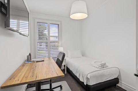 Work Sleep Live Melbourne - Schoolies Week Accommodation 7