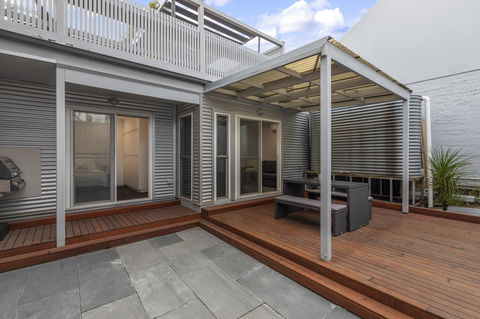 Work Sleep Live Melbourne - Schoolies Week Accommodation 13