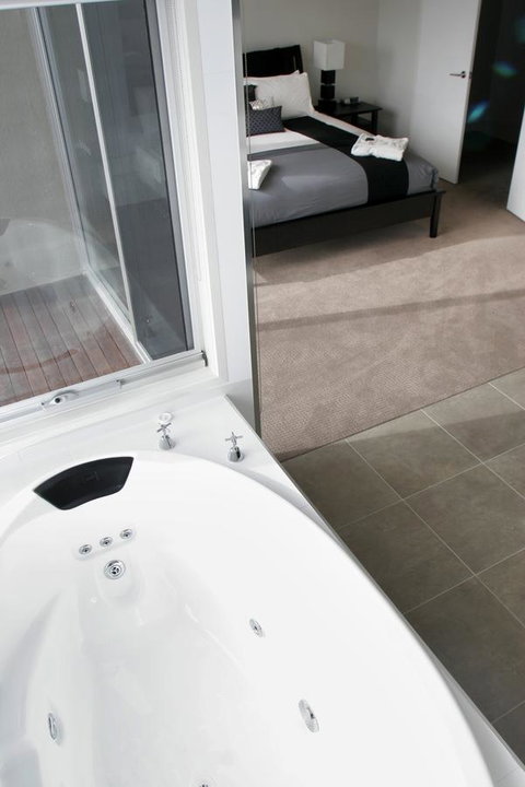 104 On Merri Apartments - Schoolies Week Accommodation 2