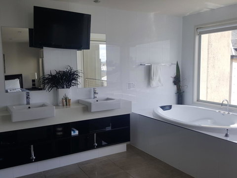 104 On Merri Apartments - Schoolies Week Accommodation 19