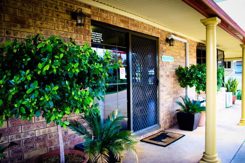 Clermont Country Motor Inn - Schoolies Week Accommodation 1