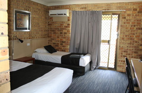 Clermont Country Motor Inn - Schoolies Week Accommodation 2