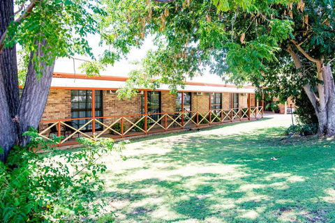 Clermont Country Motor Inn - Schoolies Week Accommodation 4