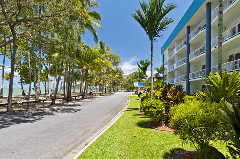 Agincourt Beachfront Apartments - Schoolies Week Accommodation 11
