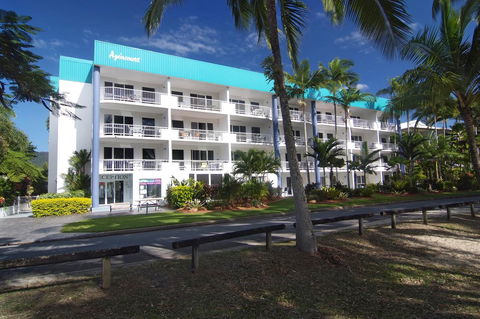 Agincourt Beachfront Apartments - Schoolies Week Accommodation 1