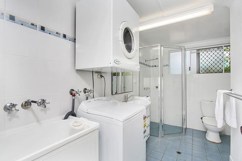 Agincourt Beachfront Apartments - Schoolies Week Accommodation 25