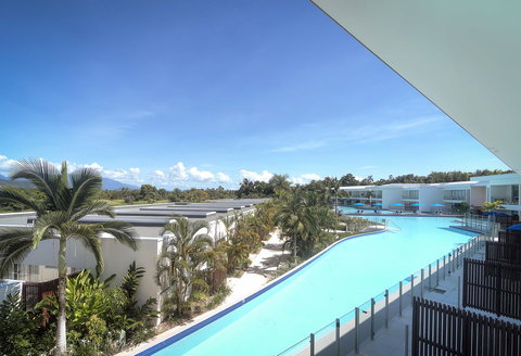 Pool Resort Port Douglas - Schoolies Week Accommodation 11