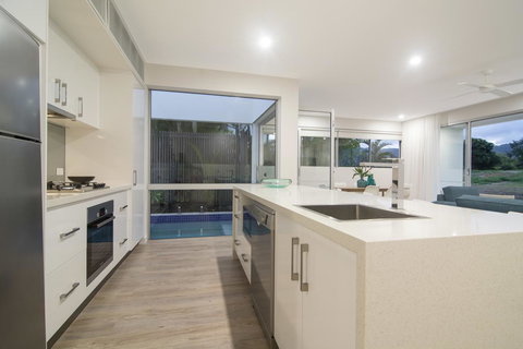 Pool Resort Port Douglas - Schoolies Week Accommodation 40