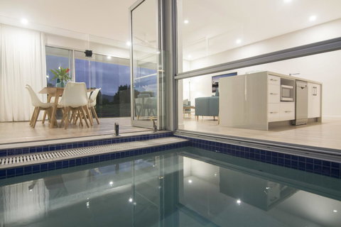 Pool Resort Port Douglas - Schoolies Week Accommodation 36