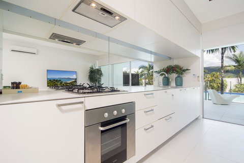 Pool Resort Port Douglas - Schoolies Week Accommodation 8