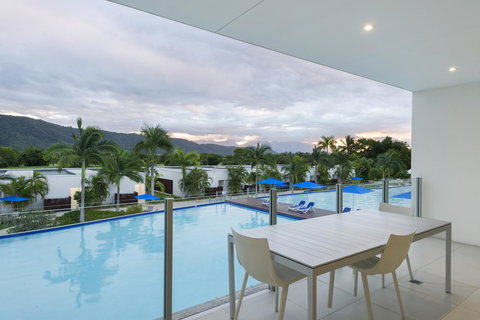 Pool Resort Port Douglas - Schoolies Week Accommodation 18